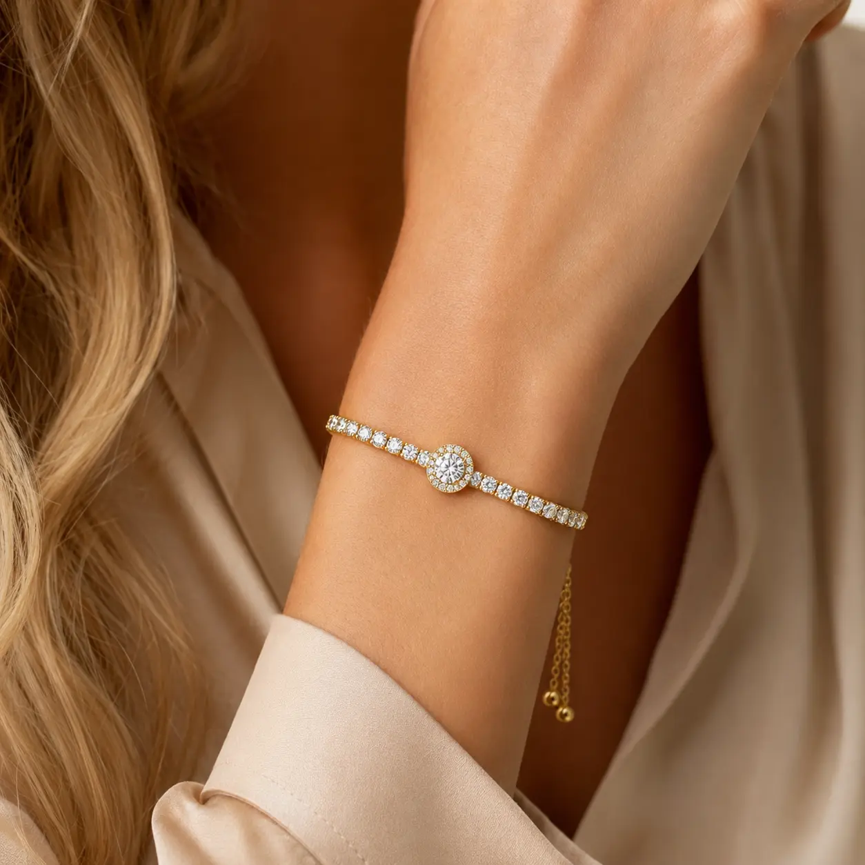 Brățară elegantă gold cu zirconiu pentru femei