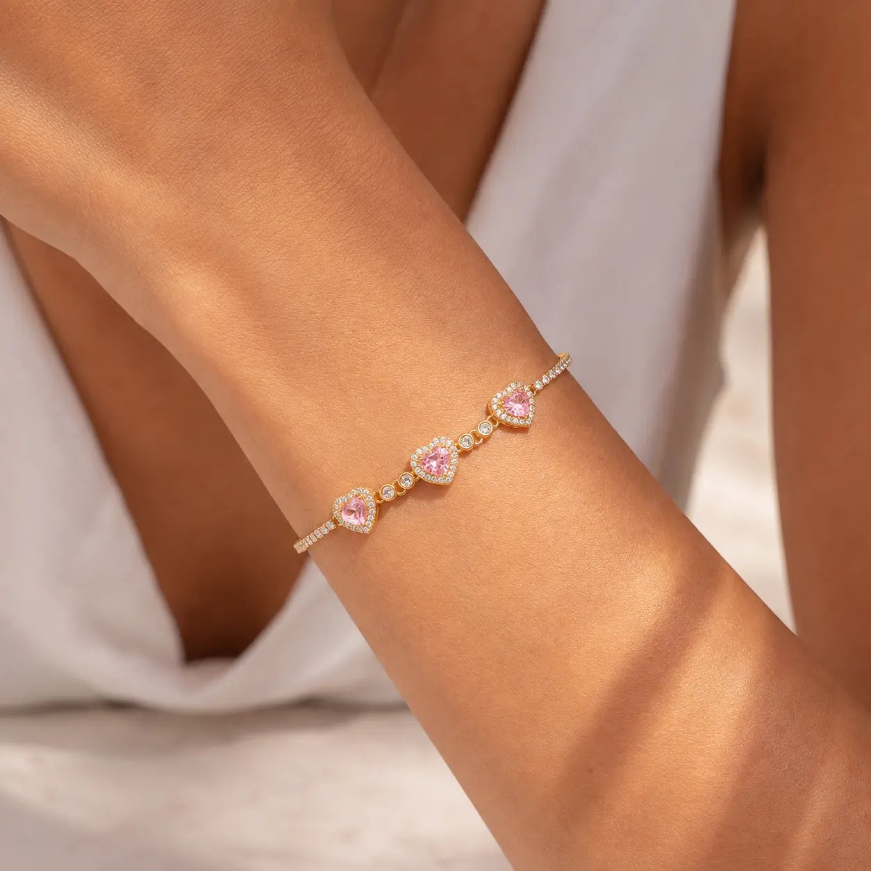 Brățară tennis Pink Heart Gold cu inimi roz pentru femei