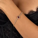 Brățară Tennis Vampire Tear placată cu Aur 18K purtată la mână